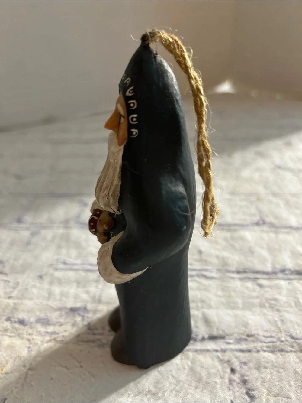 YANKEE BARN VTG WOOD LIKE OLD WORLD SANTA CLAUS HOLDING A TEDDY BEAR ORNAMENT